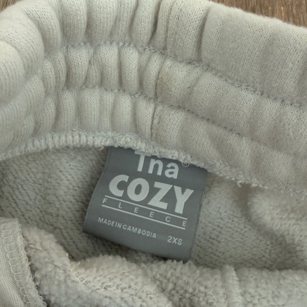 Aritzia TNA Cozy White Sweat Shorts - Picture 2 of 3